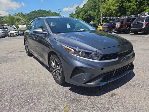 Used 2023 Kia Forte LXS FWD image 3
