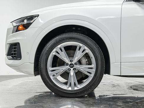 Used 2022 Audi Q8 Premium Plus image 3