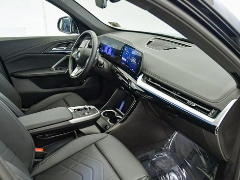 Used 2025 BMW X1 xDrive28i w/ Convenience Package image 16