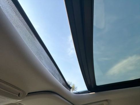 Used 2021 Ford Expedition Max XLT image 24