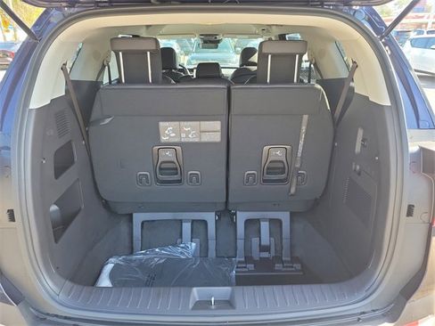 New 2026 Kia Carnival LXS image 14