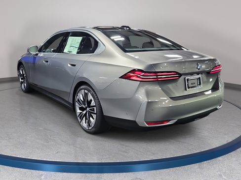 New 2027 BMW 530i xDrive AWD/4WD image 7