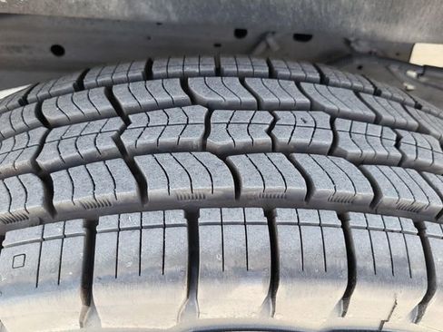 Used 2018 Chevrolet Express 2500 w/ Driver Convenience Package image 26