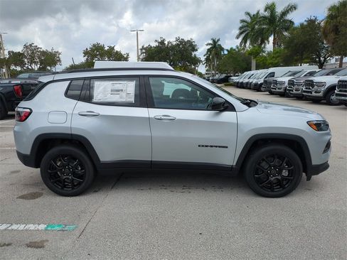 New 2026 Jeep Compass Latitude image 4