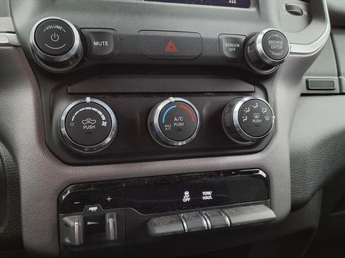 Used 2024 RAM 2500 Big Horn w/ Bed Utility Group image 7