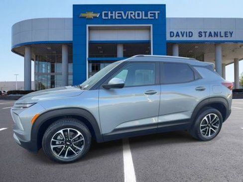 Used 2024 Chevrolet TrailBlazer LT w/ Convenience Package AWD/4WD image 5