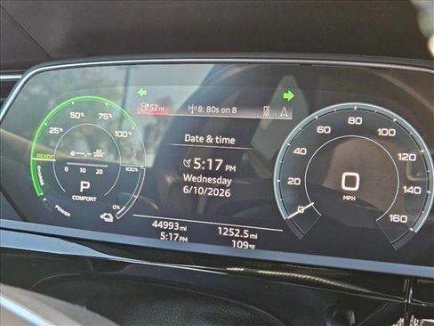 Used 2024 Audi Q8 e-tron Premium Plus w/ Premium Plus Package AWD/4WD image 13