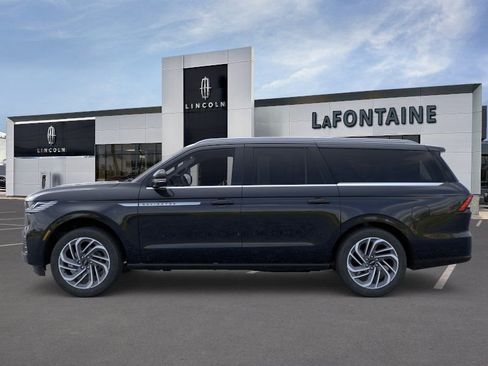New 2026 Lincoln Navigator L Reserve AWD/4WD image 3