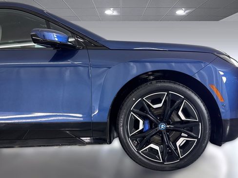Used 2024 BMW iX xDrive50 w/ Premium Package AWD/4WD image 37