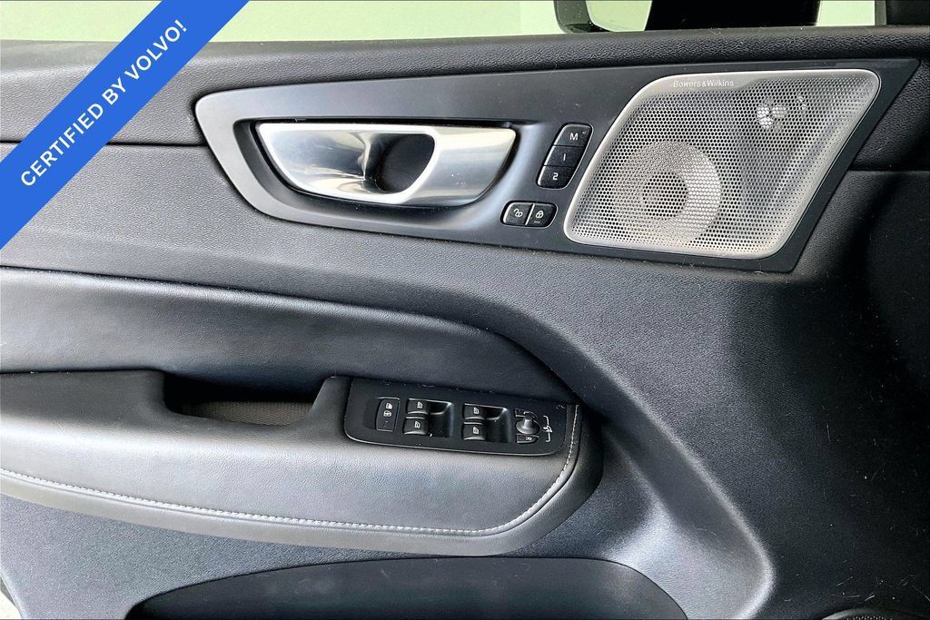 Used 2024 Volvo XC60 T8 Ultimate w/ Protection Package Premier AWD/4WD image 28