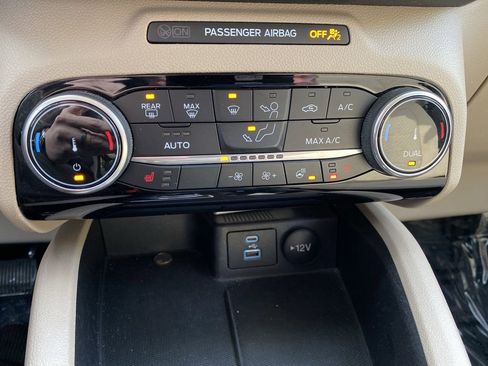 Used 2022 Ford Escape SE w/ Cold Weather Package image 20