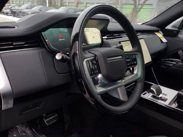 Certified 2026 Land Rover Range Rover Long Wheelbase SE AWD/4WD image 18