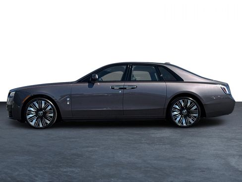 Used 2025 Rolls-Royce Ghost AWD/4WD image 4