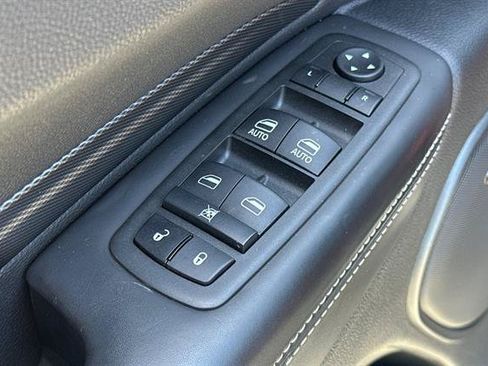 Used 2022 Dodge Durango SRT w/ Technology Group AWD/4WD image 11