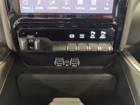 New 2025 RAM 2500 Big Horn AWD/4WD image 24