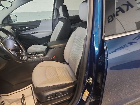 Used 2020 Chevrolet Equinox LT w/ Driver Convenience Package AWD/4WD image 9