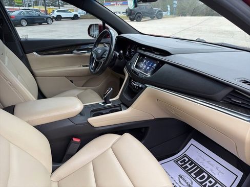 Used 2019 Cadillac XT5 FWD image 16