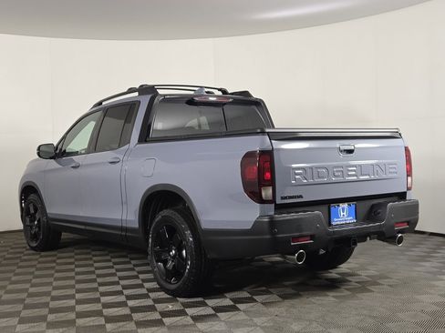 New 2026 Honda Ridgeline Black Edition image 7