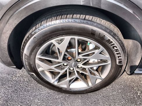 Used 2024 Genesis GV70 2.5T w/ Advanced Package image 10