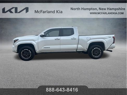 Used 2025 Toyota Tacoma TRD Sport w/ TRD Sport Upgrade Package AWD/4WD image 3