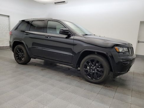 Used 2019 Jeep Grand Cherokee Altitude image 11