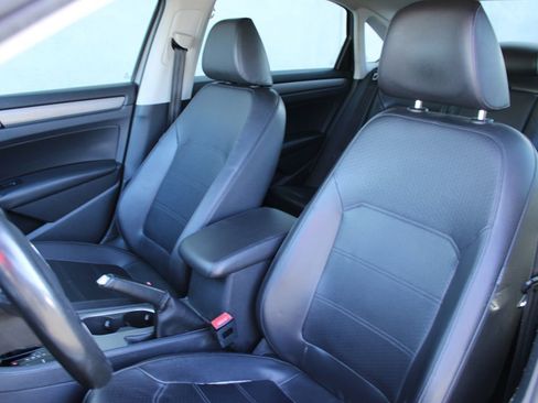 Used 2014 Volkswagen Passat 1.8T SE image 10