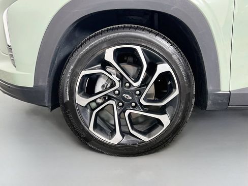 Used 2024 Chevrolet Trax RS w/ Sunroof Package FWD image 30