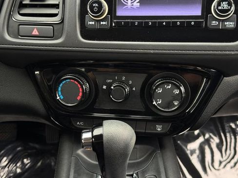 Used 2020 Honda HR-V LX image 14