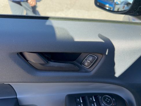 Certified 2022 Ford Maverick Lariat w/ Lariat Luxury Package FWD image 9