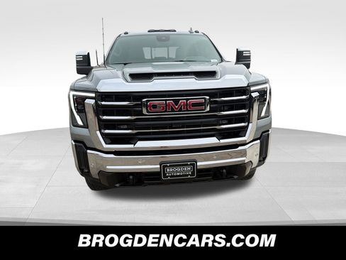New 2026 GMC Sierra 3500 SLT w/ SLT Premium Package AWD/4WD image 8