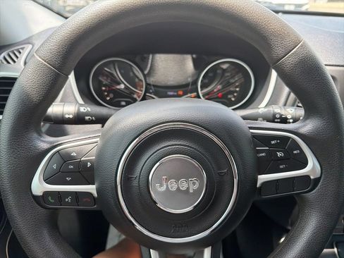 Used 2017 Jeep Compass Sport w/ Tech Group FWD image 10