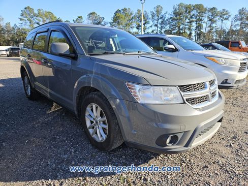 Used 2019 Dodge Journey SE image 5
