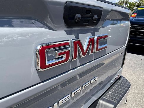 Used 2024 GMC Sierra 2500 AT4 w/ Technology Package AWD/4WD image 14
