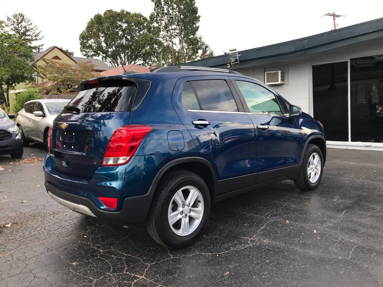 Used 2019 Chevrolet Trax LT w/ Sun & Sound Package AWD/4WD image 7