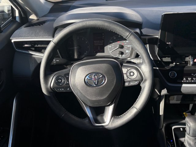 Used 2023 Toyota Corolla Cross LE AWD/4WD image 9