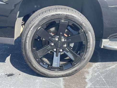 Used 2017 GMC Yukon Denali w/ Open Road Package AWD/4WD image 9