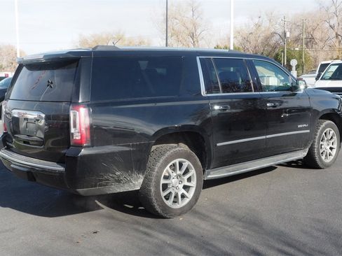 Used 2020 GMC Yukon XL Denali image 6