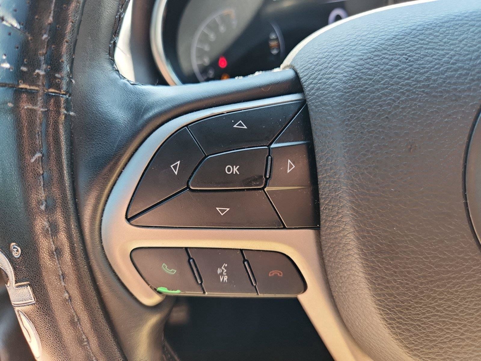 Used 2022 Jeep Grand Cherokee Laredo X AWD/4WD image 30
