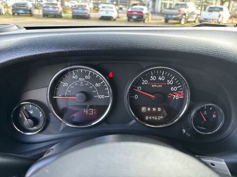 Used 2017 Jeep Wrangler Unlimited Rubicon image 15