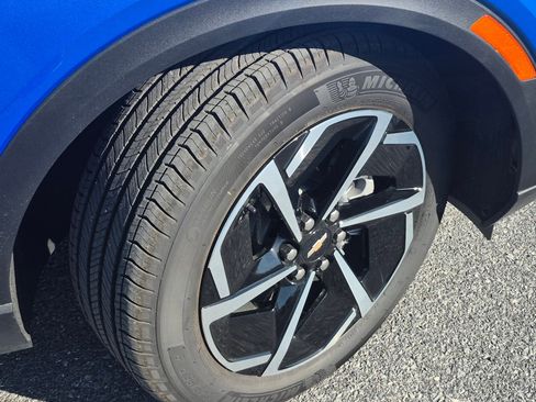 New 2026 Chevrolet Equinox EV LT image 17