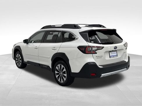 Used 2025 Subaru Outback Limited AWD/4WD image 5