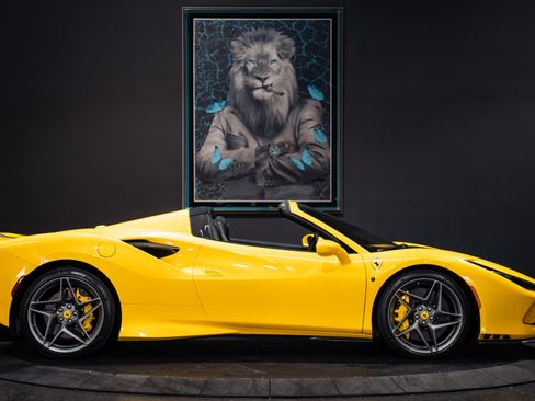 Used 2021 Ferrari F8 Tributo RWD image 29