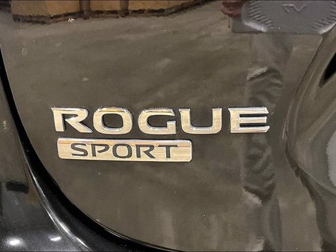 Used 2018 Nissan Rogue Sport SV AWD/4WD image 23