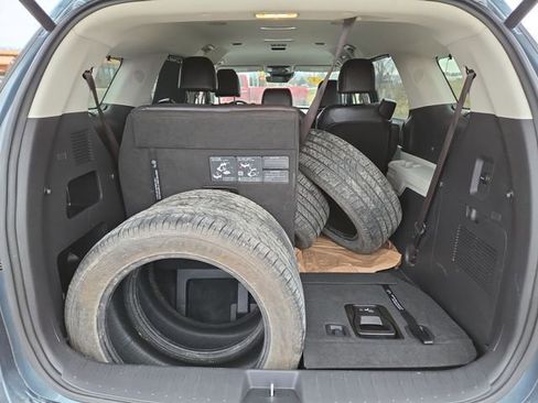 Used 2024 Kia Carnival EX image 35