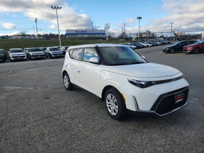 New 2025 Kia Soul LX