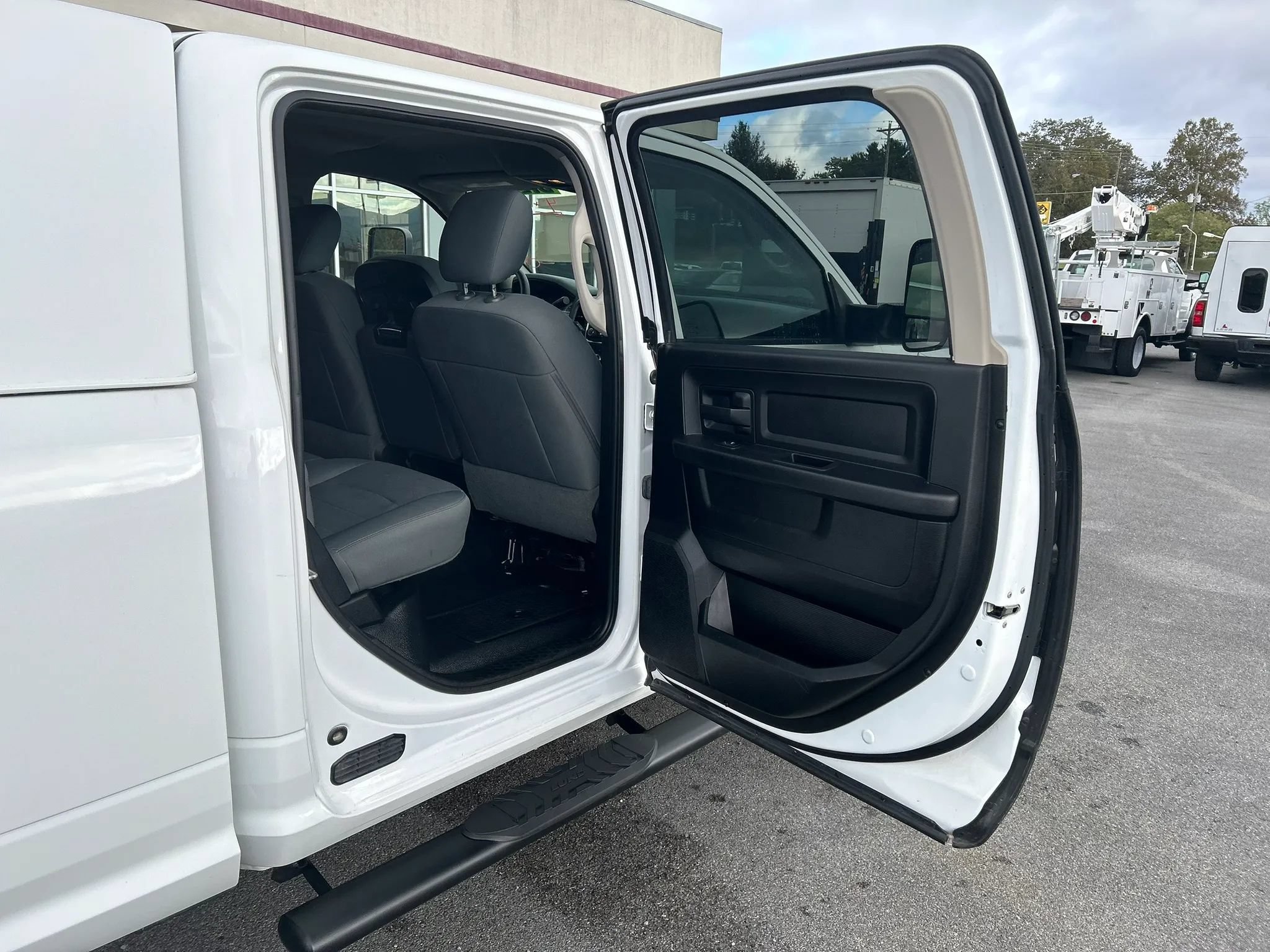 Used 2017 RAM 3500 Tradesman w/ Popular Equipment Group AWD/4WD image 28