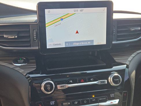 Used 2021 Ford Explorer Limited w/ Equipment Group 301A image 28