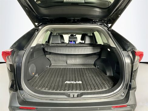 Used 2023 Toyota RAV4 XLE Premium image 28