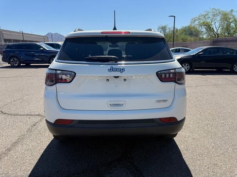Used 2018 Jeep Compass Latitude w/ Popular Equipment Group FWD image 6