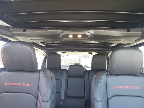 New 2026 Jeep Wrangler Unlimited Rubicon AWD/4WD image 28